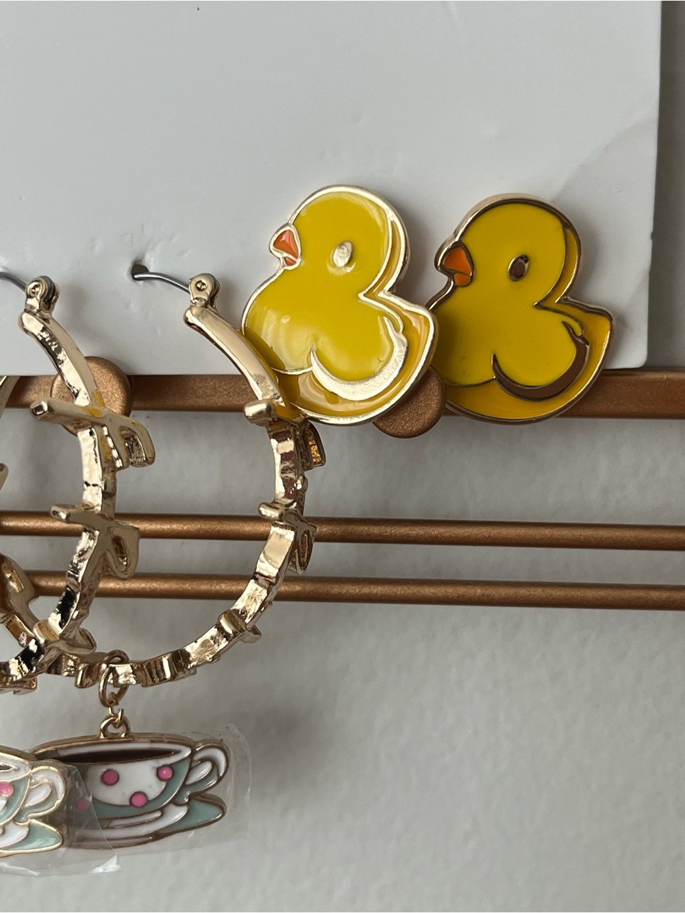 Friends Earring Set - Picture 2 of 3